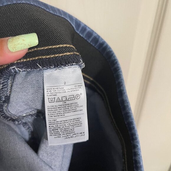 Old Navy Women's Dark Distressed Rockstar Super Skinny Jeggings Mid Rise Jeans 2 - Picture 4 of 9